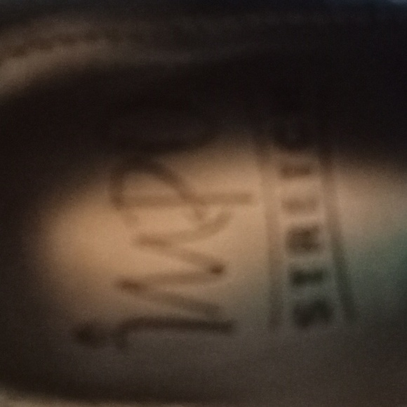 IMPO STRETCH BLACK/BLUE SUEDE HIGH HEELED SHOES. SZ 7 1/2.  EUC - Picture 11 of 11